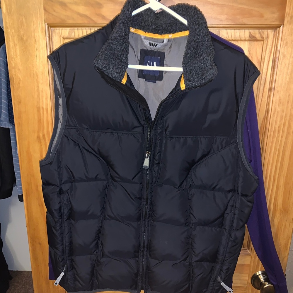 Medium Puffer Vest - image 1
